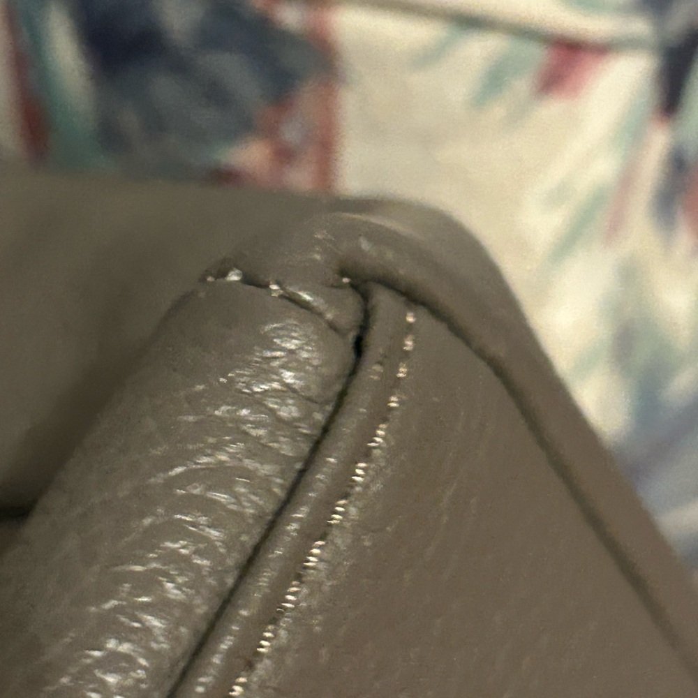 Dooney and Bourke Belvedere Large Lock Tote - Picture 5 of 8